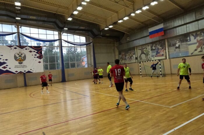 🤾‍♂12 августа в МАУС “КСК “Нара” г. Наро-Фоминска прошла двухсторонняя игра по гандболу, посвящённая празднованию Дня физкультурника.