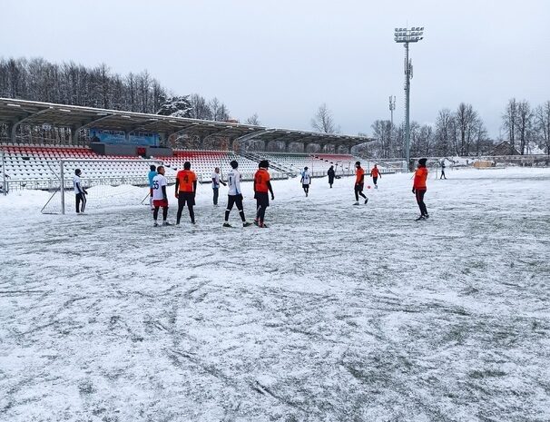 25 ноября на стадионе МАУС “КСК “Нара” прошел 5 тур Зимнего чемпионата Наро-Фоминского городского округа по футболу 8*8 среди мужских команд.