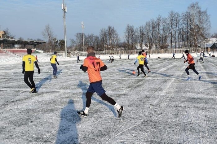 2 декабря на стадионе МАУС “КСК “Нара” прошел 6 тур Зимнего чемпионата Наро-Фоминского городского округа по футболу 8х8 среди мужских команд.