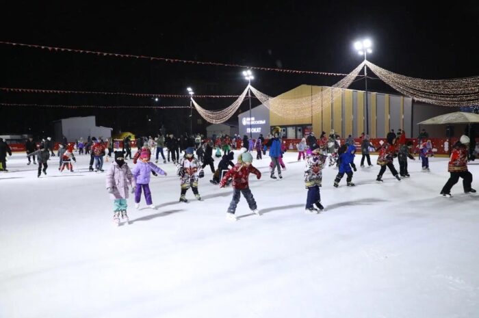 25 января в Центральном парке прошло спортивно-развлекательное мероприятие «ЗАЧЕТНЫЙ ПАРК» для гостей катка, студентов и Татьян. 🙎‍♀