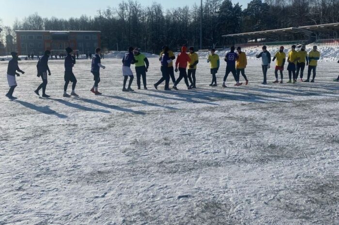 10 февраля на стадионе МАУС “КСК “Нара” прошли матчи Зимнего чемпионата Наро-Фоминского городского округа по футболу 8х8 среди мужских команд.