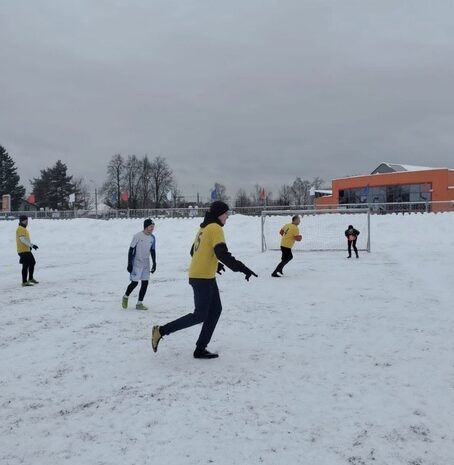 17 февраля на стадионе МАУС «КСК» Нара» прошли матчи Зимнего чемпионата Наро-Фоминского городского округа по футболу 8х8 среди мужских команд.