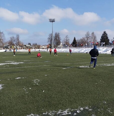 2 марта на стадионе МАУС “КСК “Нара” прошли матчи Зимнего чемпионата Наро-Фоминского городского округа по футболу 8х8 среди мужских команд.