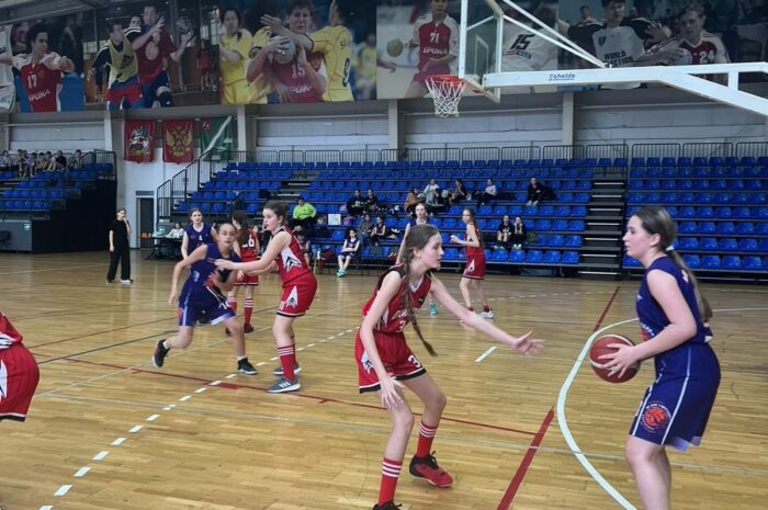 20 и 21 апреля 2024 года в универсальном спортивном зале МАУС “КСК “Нара” прошло Открытого Первенства Наро-Фоминского городского округа по баскетболу среди команд девушек.