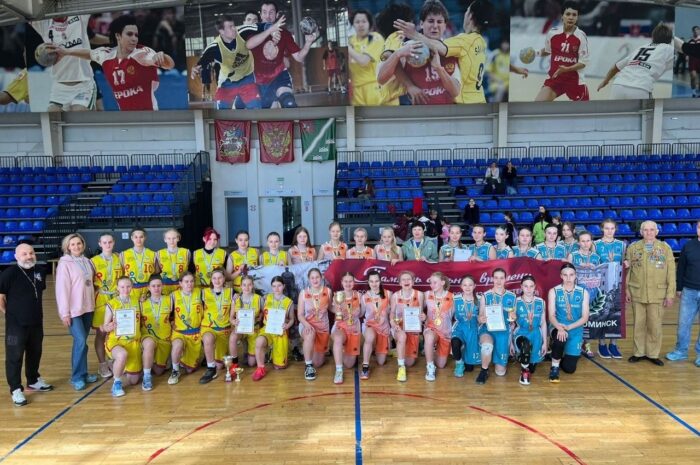 С 3 по 5 мая в универсальном спортивном зале МАУС “КСК “Нара” прошёл Традиционный открытый турнир Наро-Фоминского городского округа по баскетболу среди команд девушек до 16 лет посвященный Дню Победы.